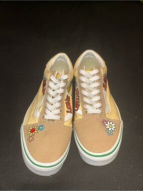 Yellow Elmo vans!! Old school style!